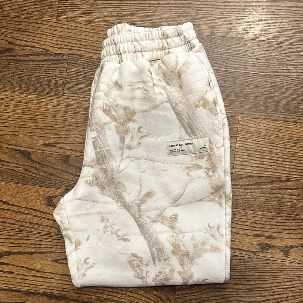 Comfrt Camo Sweatpants. White oak.  XL.